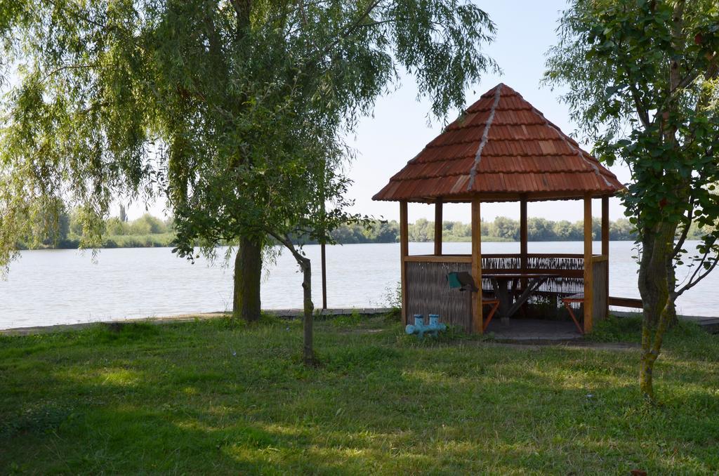 Pelican City Vylkove Bagian luar foto